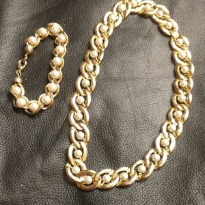 Elegant Gold and Cream Jewelry Set